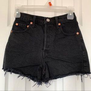 Levi’s Ribcage black shorts